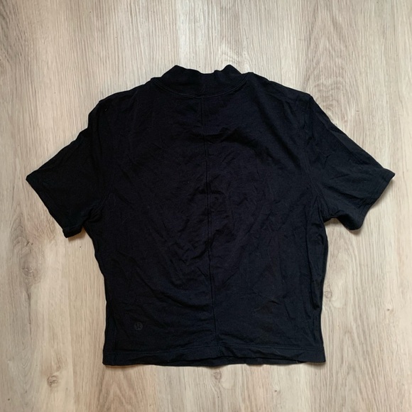 lululemon kitsilano mock neck tee - Picture 4 of 4